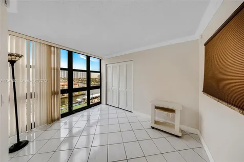 2017 S Ocean Drive Hallandale Beach FL 33009