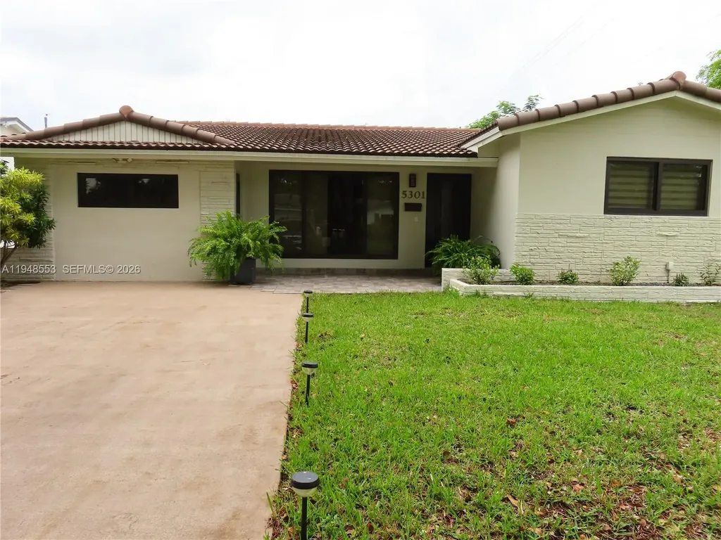 5301 Pierce Street Hollywood FL 33021