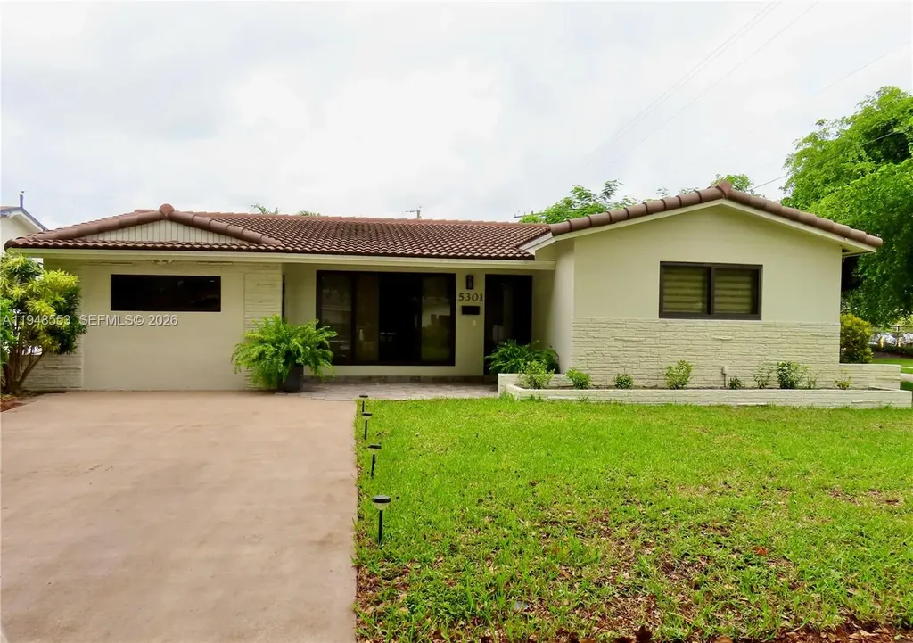 5301 Pierce Street Hollywood FL 33021