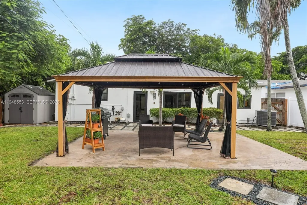 5301 Pierce Street Hollywood FL 33021