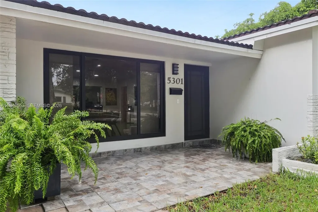 5301 Pierce Street Hollywood FL 33021