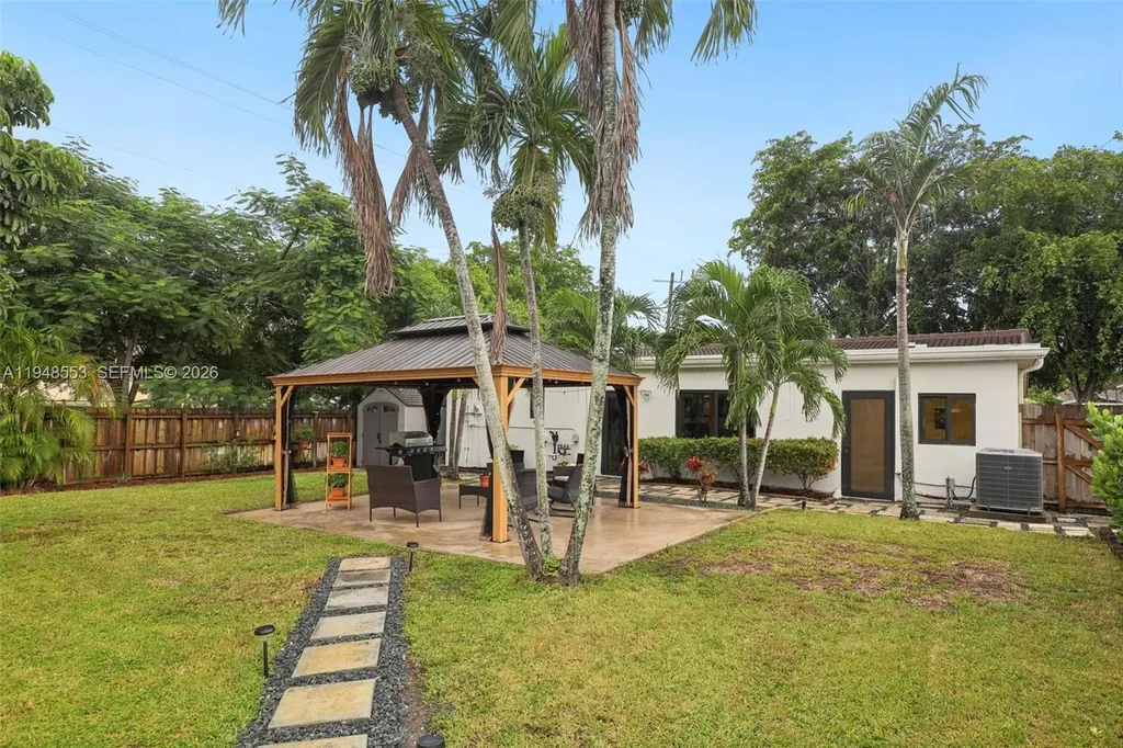 5301 Pierce Street Hollywood FL 33021