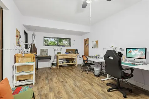 5301 Pierce Street Hollywood FL 33021