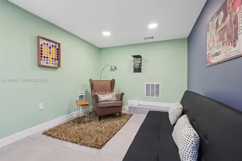 5301 Pierce Street Hollywood FL 33021