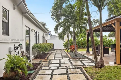 5301 Pierce Street Hollywood FL 33021