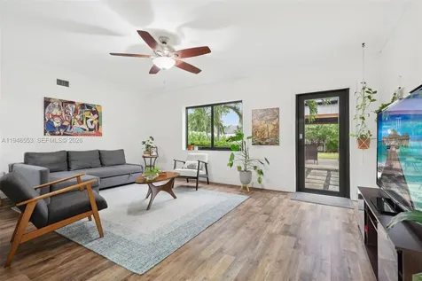 5301 Pierce Street Hollywood FL 33021