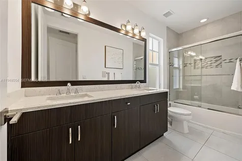 165 Bonnette Hunt Club Lane Palm Beach Gardens FL 33418