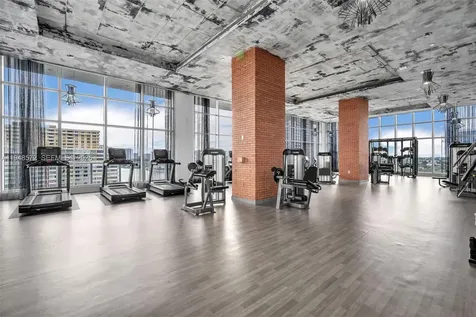 4010 S Ocean Drive Hollywood FL 33019