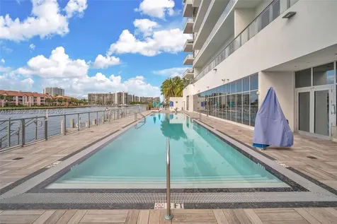4010 S Ocean Drive Hollywood FL 33019