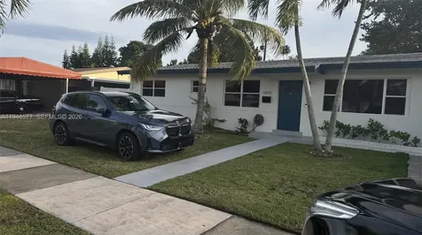 9890 Santos Drive Cutler Bay FL 33189