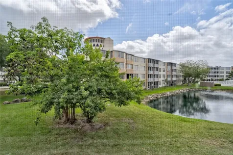 1700 NE 191st Street Miami FL 33179