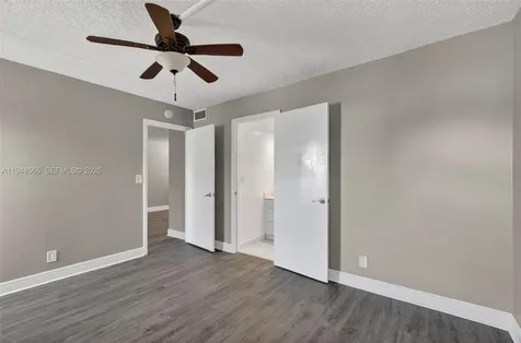 908 Twin Lakes Drive Coral Springs FL 33071