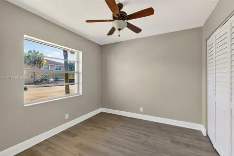 908 Twin Lakes Drive Coral Springs FL 33071
