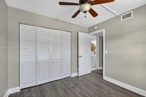 908 Twin Lakes Drive Coral Springs FL 33071