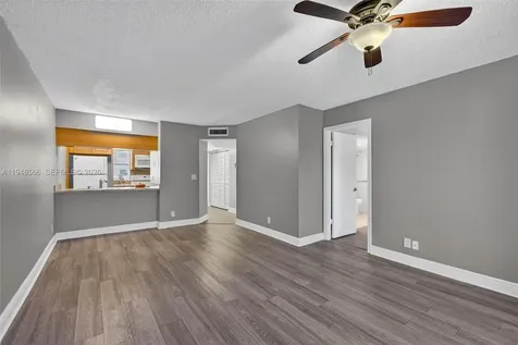 908 Twin Lakes Drive Coral Springs FL 33071