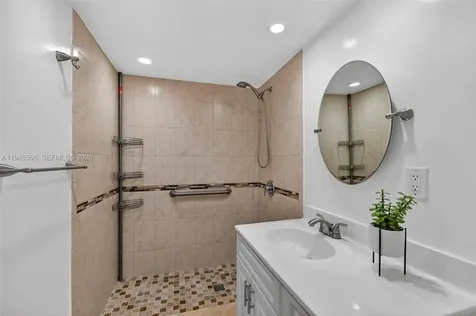 908 Twin Lakes Drive Coral Springs FL 33071