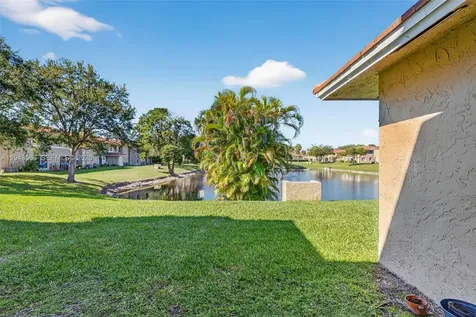 908 Twin Lakes Drive Coral Springs FL 33071