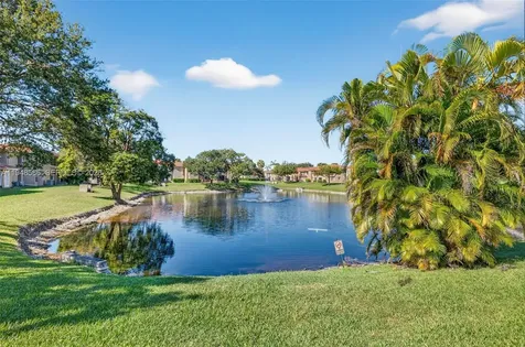 908 Twin Lakes Drive Coral Springs FL 33071
