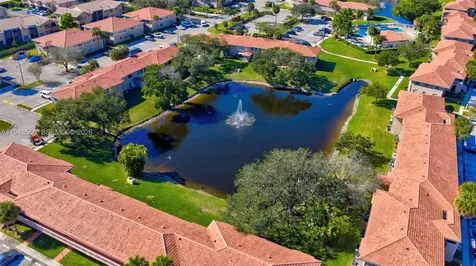 908 Twin Lakes Drive Coral Springs FL 33071