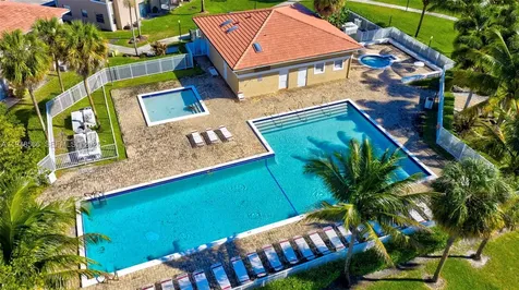908 Twin Lakes Drive Coral Springs FL 33071