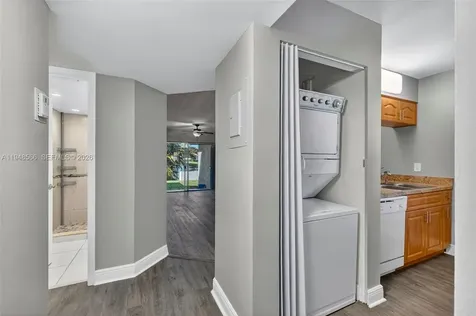 908 Twin Lakes Drive Coral Springs FL 33071