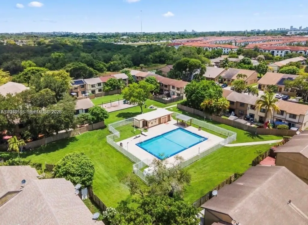 453 NE 210th Terrace Miami FL 33179