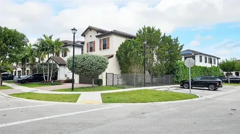 3209 W 98th Place Hialeah FL 33018