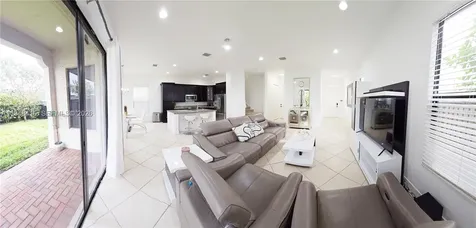 3209 W 98th Place Hialeah FL 33018