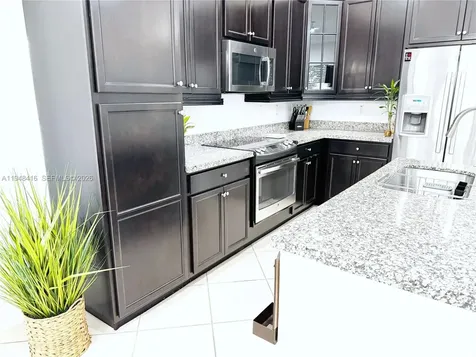 3209 W 98th Place Hialeah FL 33018