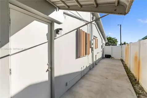 3521 NW 18th Place Lauderhill FL 33311
