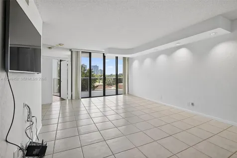 20281 E Country Club Drive Aventura FL 33180