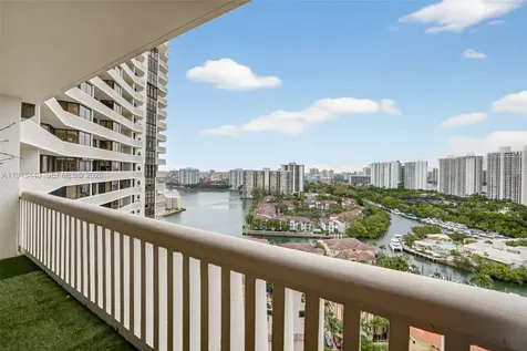 1000 Island Boulevard Aventura FL 33160
