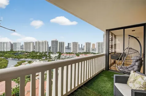 1000 Island Boulevard Aventura FL 33160