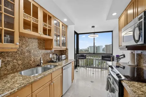 1000 Island Boulevard Aventura FL 33160