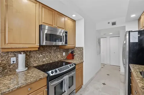 1000 Island Boulevard Aventura FL 33160