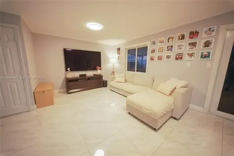 5445 W 27th Lane Hialeah FL 33016