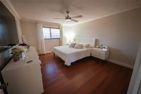5445 W 27th Lane Hialeah FL 33016
