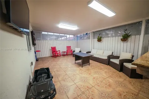 5445 W 27th Lane Hialeah FL 33016