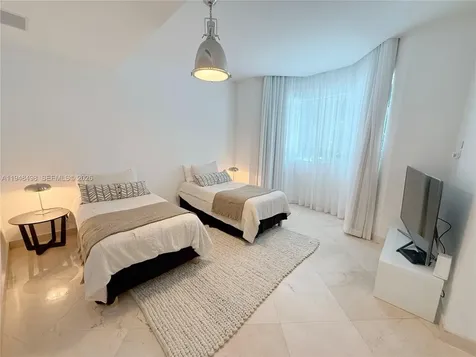 50 S Pointe Drive Miami Beach FL 33139