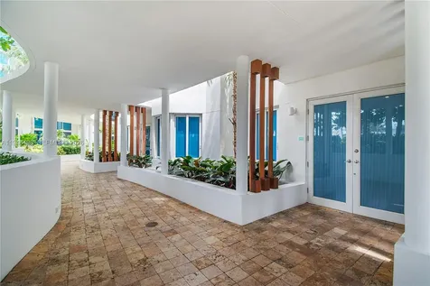 50 S Pointe Drive Miami Beach FL 33139