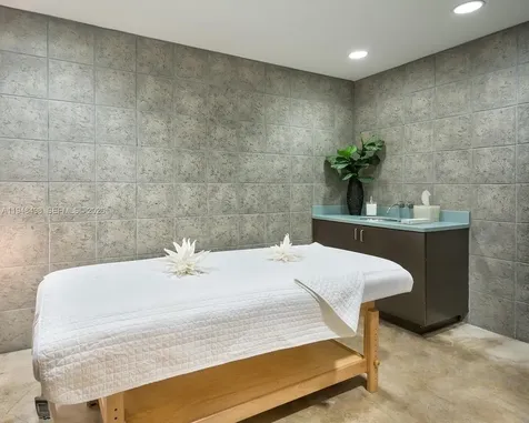50 S Pointe Drive Miami Beach FL 33139