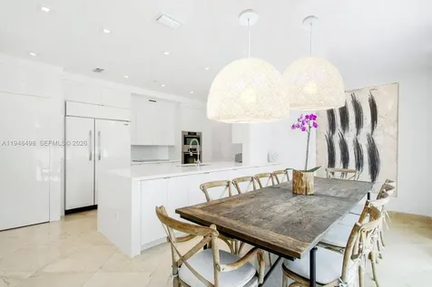 50 S Pointe Drive Miami Beach FL 33139