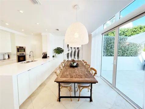 50 S Pointe Drive Miami Beach FL 33139
