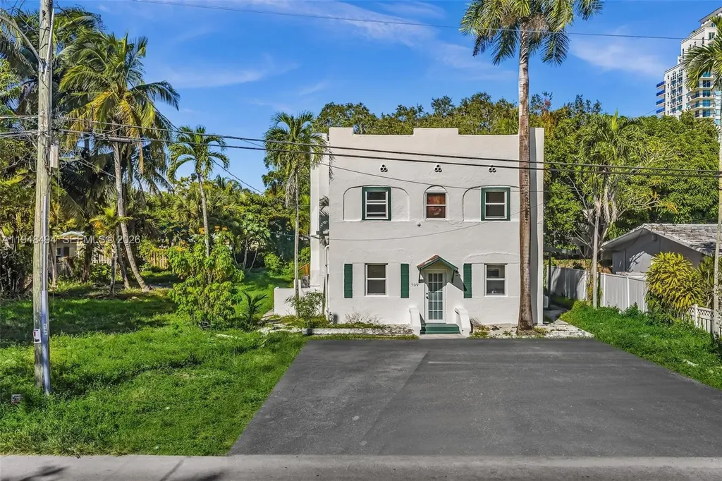 709 SW 4th Court Fort Lauderdale FL 33315