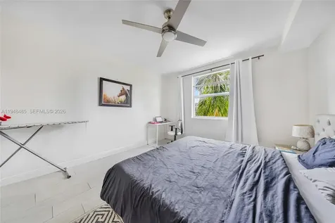 17145 N Bay Road Sunny Isles Beach FL 33160