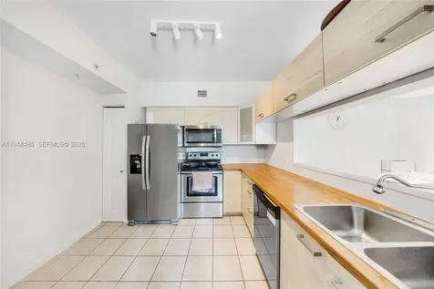 17145 N Bay Road Sunny Isles Beach FL 33160