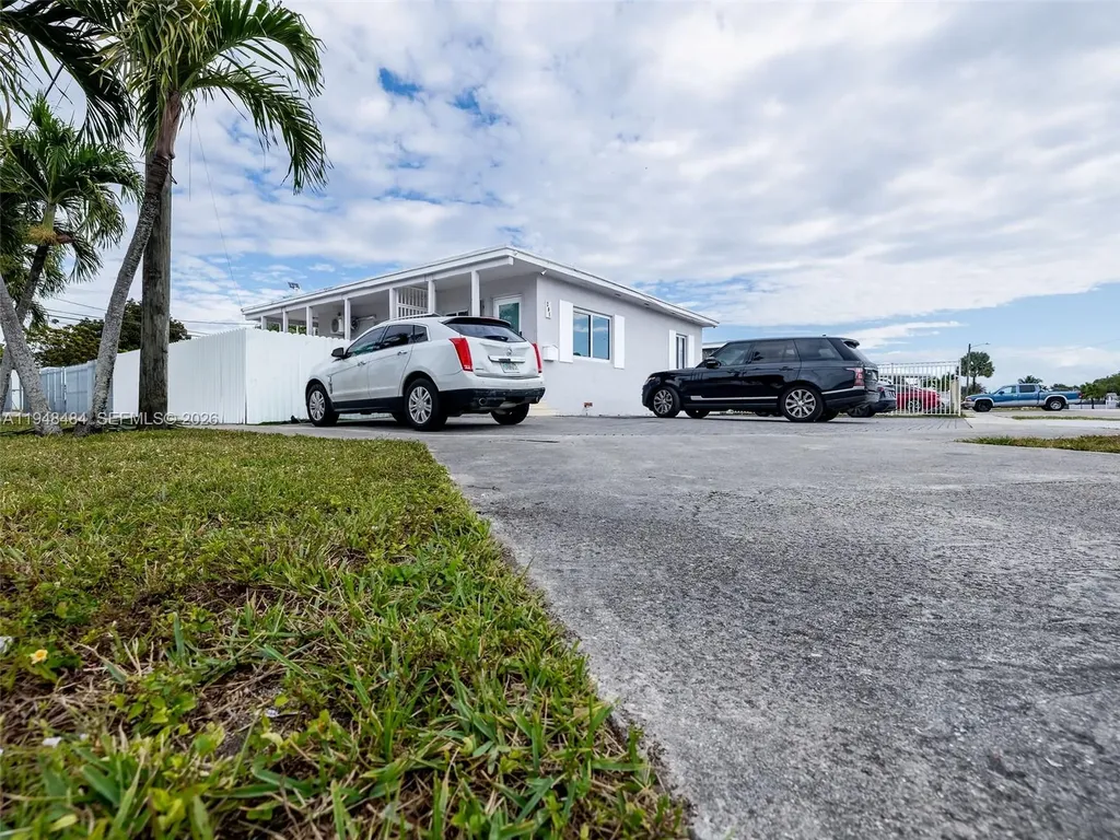 201 E 44th Street Hialeah FL 33013