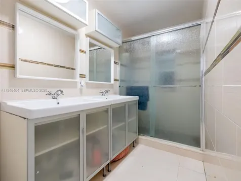 201 E 44th Street Hialeah FL 33013
