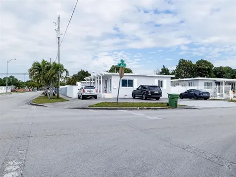 201 E 44th Street Hialeah FL 33013