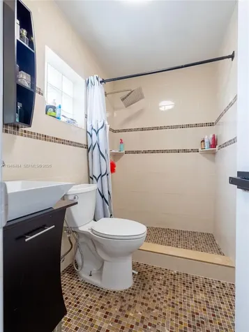 201 E 44th Street Hialeah FL 33013